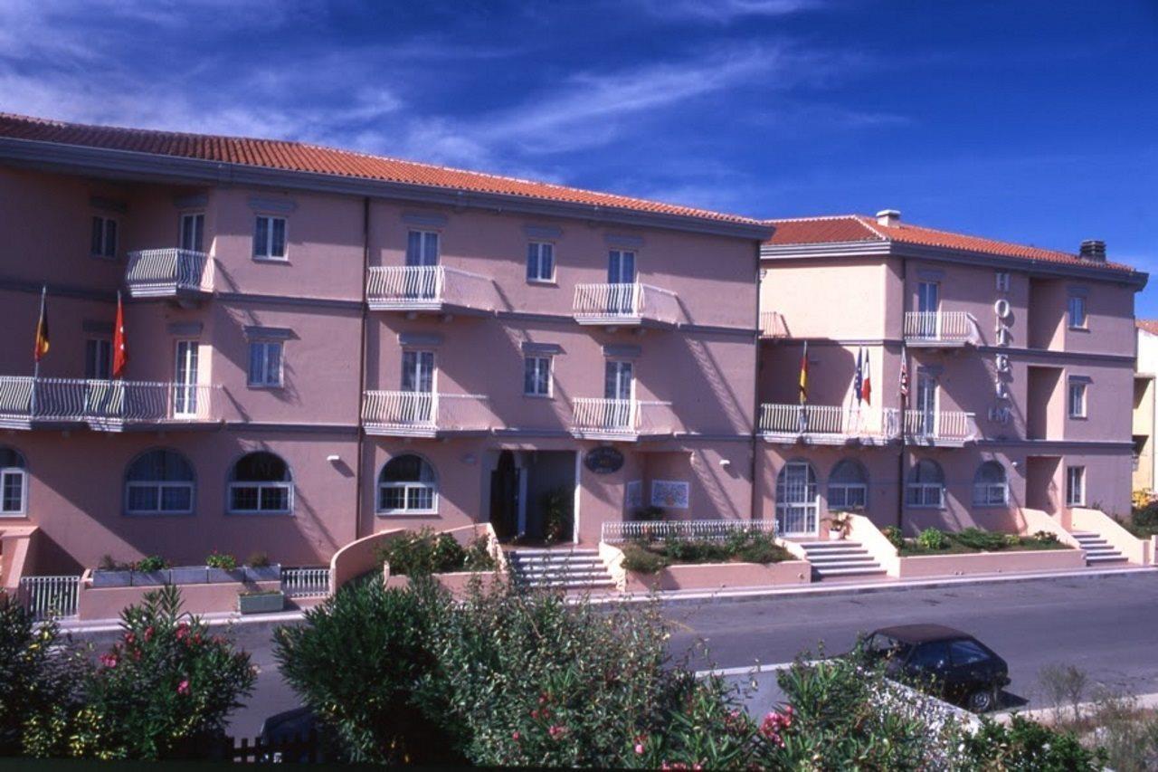 Hotel Majore Santa Teresa Gallura Exterior photo